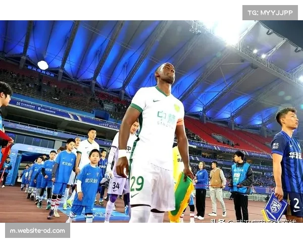 武汉三镇主场失利开局 莫拉战术体系与球员适配度需观察